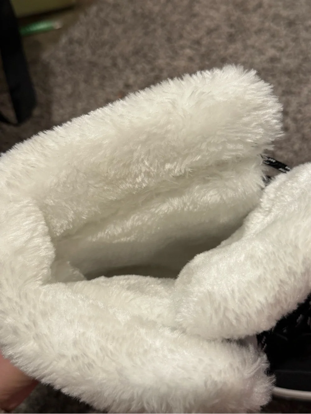 🍇NWOT Women's Black Faux-Fur Winter snow Boots